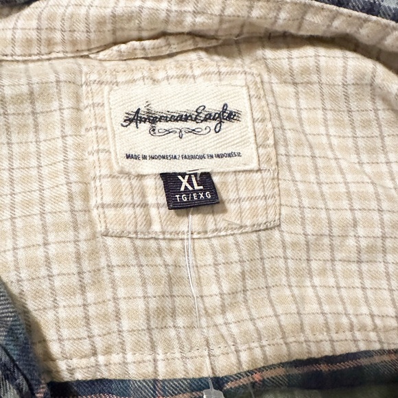 NWOT American Eagle Cropped Flannel Shirt - Picture 2 of 7